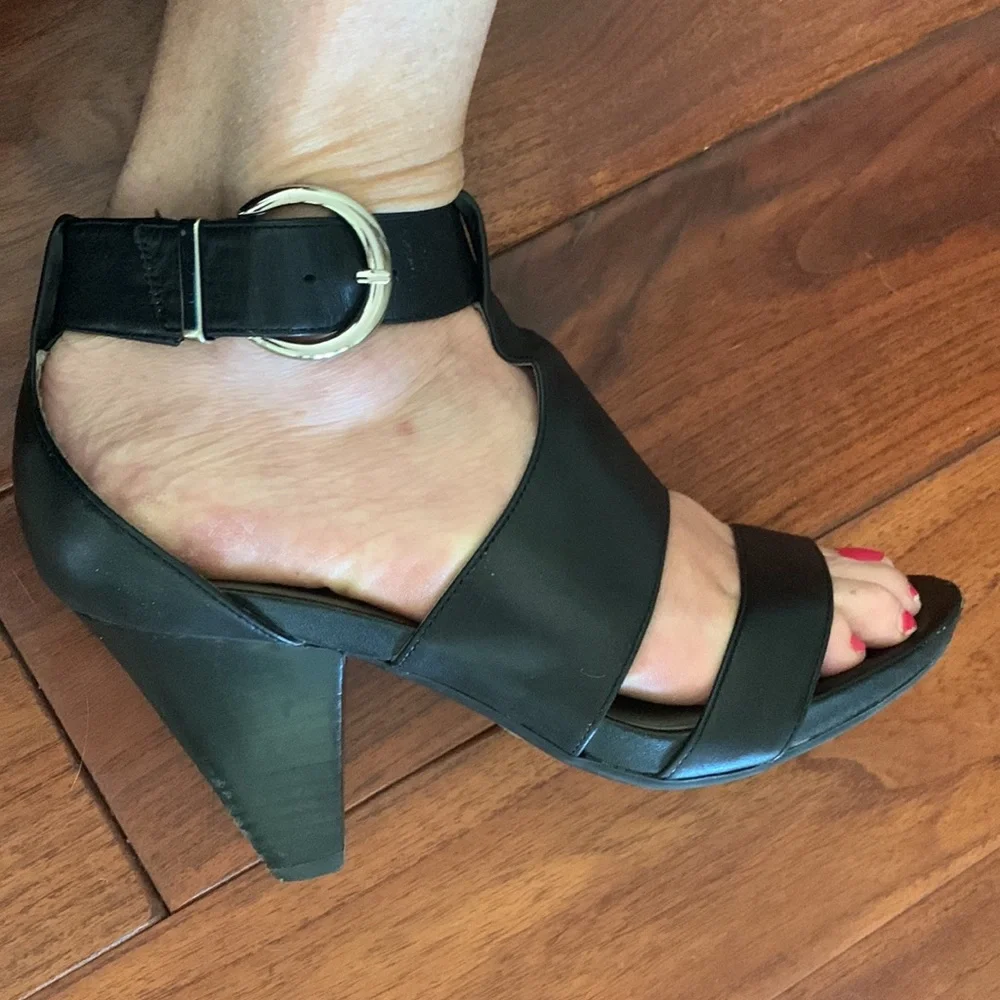 ME TOO Sandals Size 8 Dixie Black Leather Strappy Gladiator High Heel Open Toe